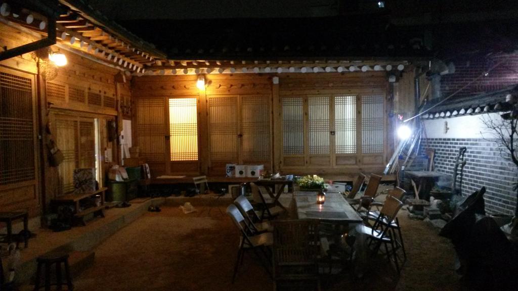 Namhyeondang Hanok Guesthouse Seoul Exterior photo